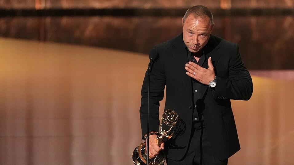 Auch «Adolescence»-Serienvater Stephen Graham gewann einen Schauspielpreis – wurde aber auch für Drehbuch und Produktion ausgezeichnet.