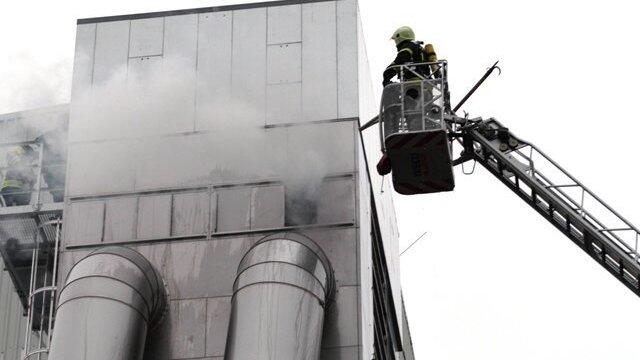 Glutnester in der Maistrocknungsanlage haben die Feuerwehr stundenlang beschäftigt.