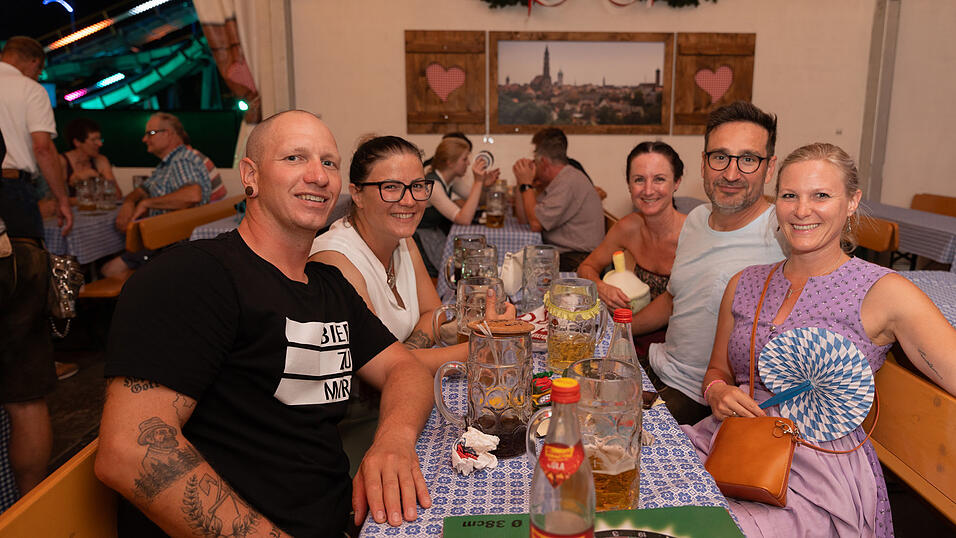 Die Partybilder vom Montag, 21. August 2023, aus dem Festzelt Greindl. Die Partybilder vom Montag, 21. August 2023, aus dem Festzelt Greindl.