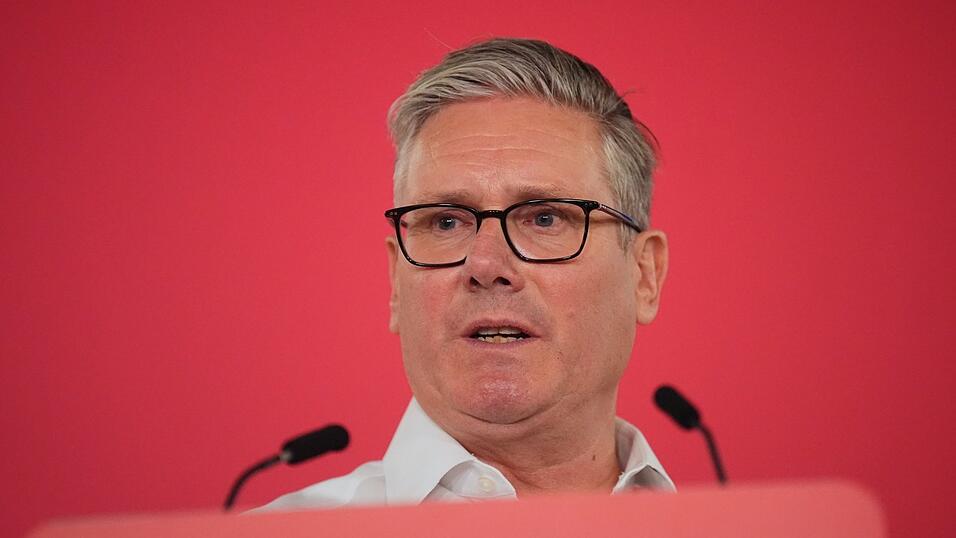 Keir Starmer, Premierminister von Großbritannien, enthielt sich vor Journalisten klarer Antworten. Keir Starmer, Premierminister von Großbritannien, enthielt sich vor Journalisten klarer Antworten.