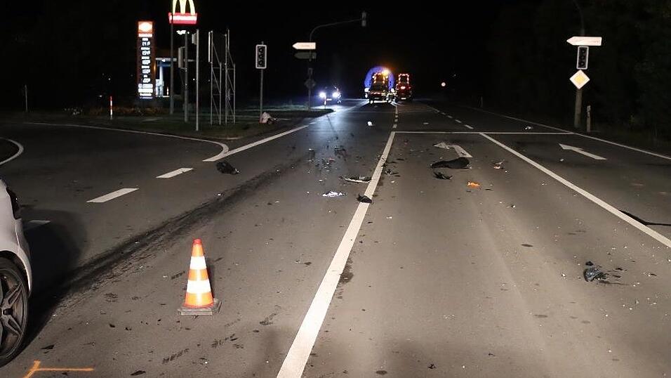 Bei einem Unfall in Plattling erlitten zwei Jugendliche schwere Verletzungen.