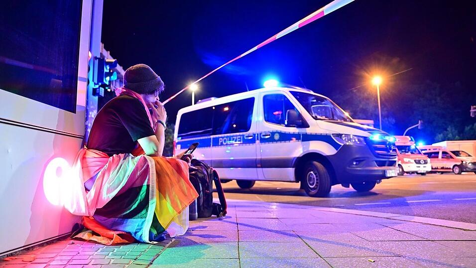 Die CSD Veranstaltung war nach dem Vorfall am Samstagabend abgebrochen worden. Die CSD Veranstaltung war nach dem Vorfall am Samstagabend abgebrochen worden.