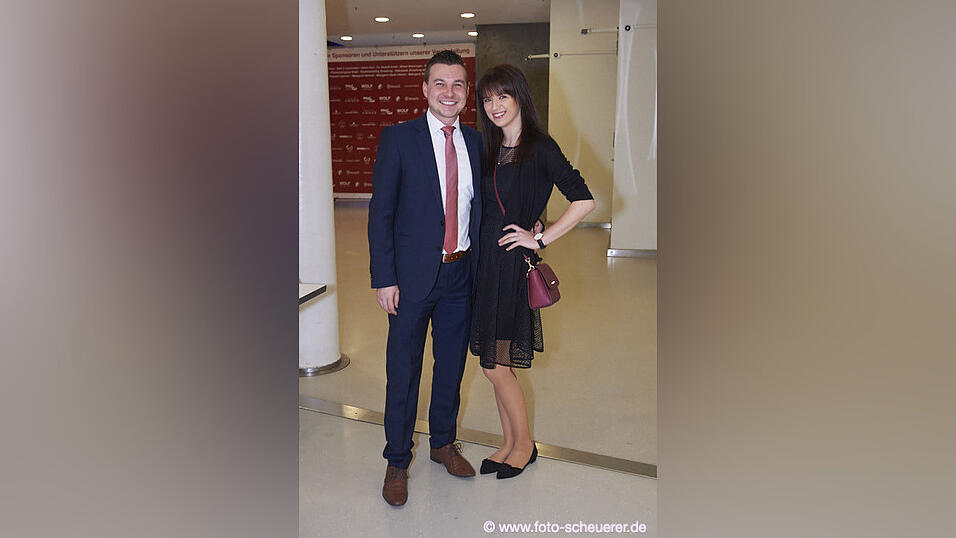 Die Metzgerzunft hat am Samstagabend in die Joseph-von-Fraunhofer-Halle eingeladen. Die Metzgerzunft hat am Samstagabend in die Joseph-von-Fraunhofer-Halle eingeladen.