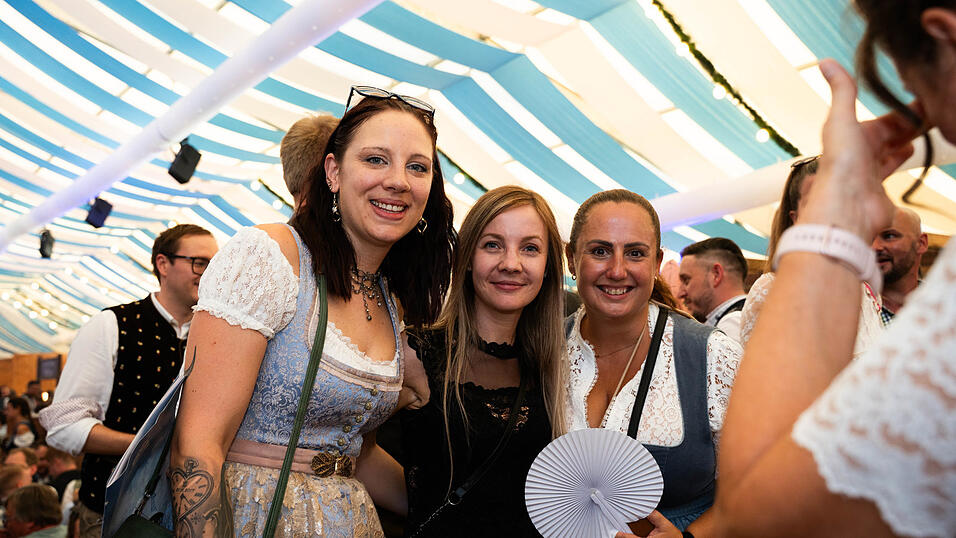 Die Partybilder vom Freitag, 14. August, aus dem Festzelt Wenisch. Die Partybilder vom Freitag, 14. August, aus dem Festzelt Wenisch.
