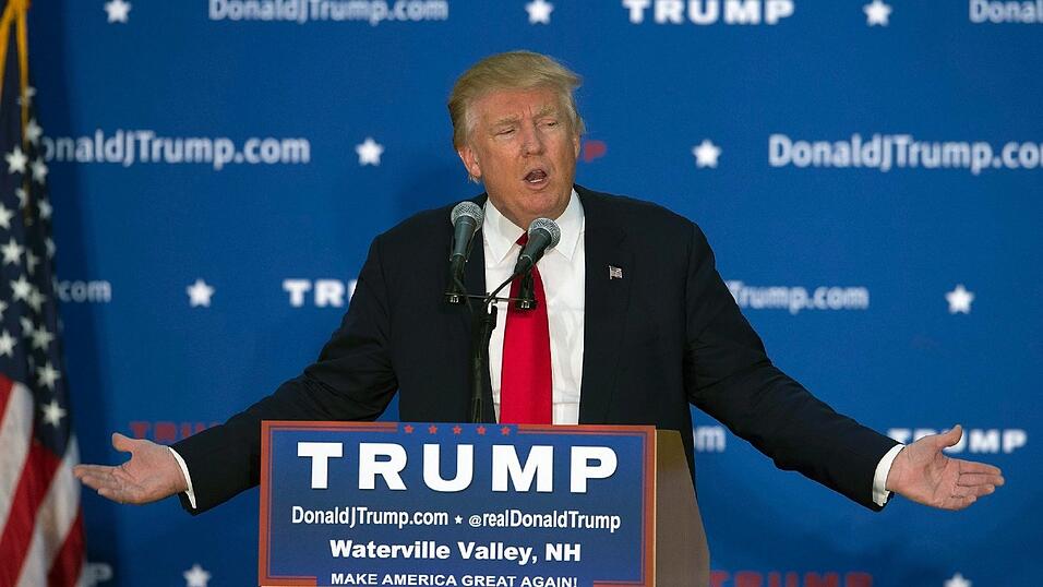 Mit seinen Äußerungen hat sich Donald Trump den Zorn vieler Briten zugezogen. Eine Online-Petition, die ein Einreiseverbot für den Präsidentschaftskandidat fordert, hat mittlerweile 573.000 Unterstützer. Mit seinen Äußerungen hat sich Donald Trump den Zorn vieler Briten zugezogen. Eine Online-Petition, die ein Einreiseverbot für den Präsidentschaftskandidat fordert, hat mittlerweile 573.000 Unterstützer.