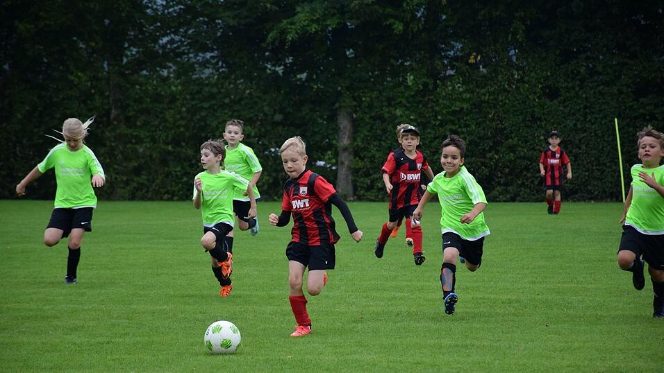 Impressionen vom Sportplatzfest in Oberglaim. Impressionen vom Sportplatzfest in Oberglaim.