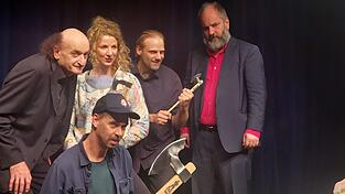 Maximilian Pongratz (unten) ist in Bayern unter anderem als Sänger der Band «Kofelgschroa» bekannt.