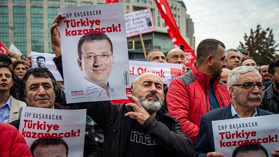 Der Anstieg der Abschiebungen in die Türkei ist aus Sicht der Linksfraktion besonders kritikwürdig. (Archivbild) Der Anstieg der Abschiebungen in die Türkei ist aus Sicht der Linksfraktion besonders kritikwürdig. (Archivbild)