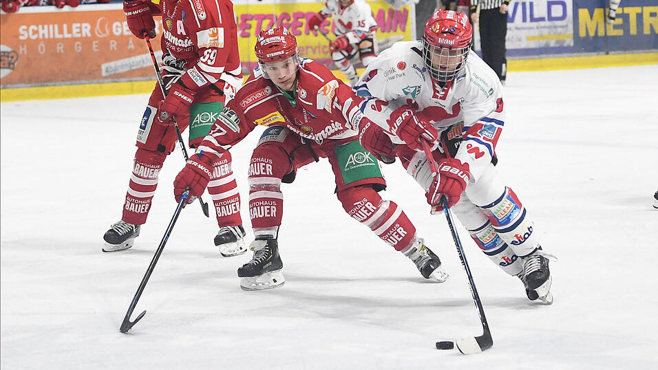 Der Deggendorfer SC hat das ostbayerische Derby bei den Eisbären Regensburg gewonnen. Der Deggendorfer SC hat das ostbayerische Derby bei den Eisbären Regensburg gewonnen.