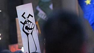 Bundesweit gehen in diesen Tagen die Menschen auf die Stra&szlig;e, um gegen Rechts zu demonstrieren (Archivbild).