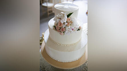 Eine Hochzeitsfeier sollte die „Geschichte Richtung Swinger“ zwischen zwei befreundeten Paaren beenden. Eine Hochzeitsfeier sollte die „Geschichte Richtung Swinger“ zwischen zwei befreundeten Paaren beenden.