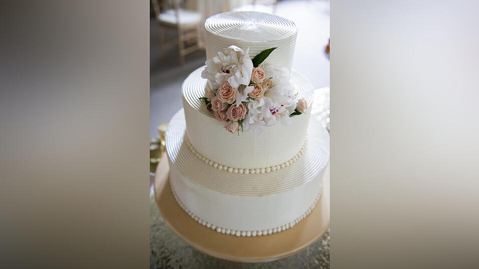 Eine Hochzeitsfeier sollte die „Geschichte Richtung Swinger“ zwischen zwei befreundeten Paaren beenden. Eine Hochzeitsfeier sollte die „Geschichte Richtung Swinger“ zwischen zwei befreundeten Paaren beenden.