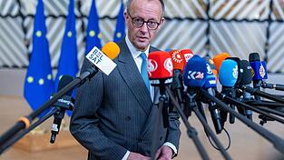 Bundeskanzler Friedrich Merz verständigte sich mit den anderen EU-Staats- und Regierungschefs auf einen Kompromiss für die weitere Finanzierung der Ukraine. Bundeskanzler Friedrich Merz verständigte sich mit den anderen EU-Staats- und Regierungschefs auf einen Kompromiss für die weitere Finanzierung der Ukraine.