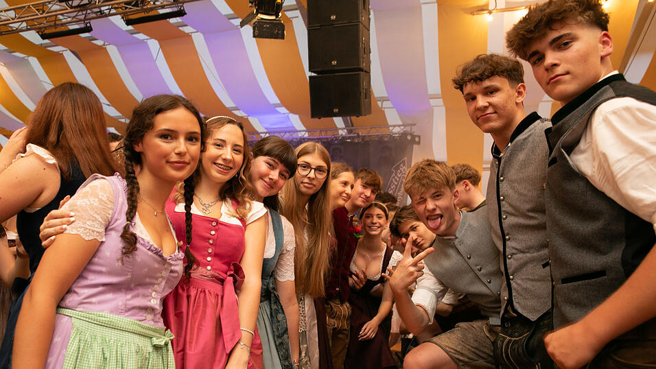 Die Partybilder vom Mittwoch, 13. August, aus dem Festzelt Nothaft. Die Partybilder vom Mittwoch, 13. August, aus dem Festzelt Nothaft.