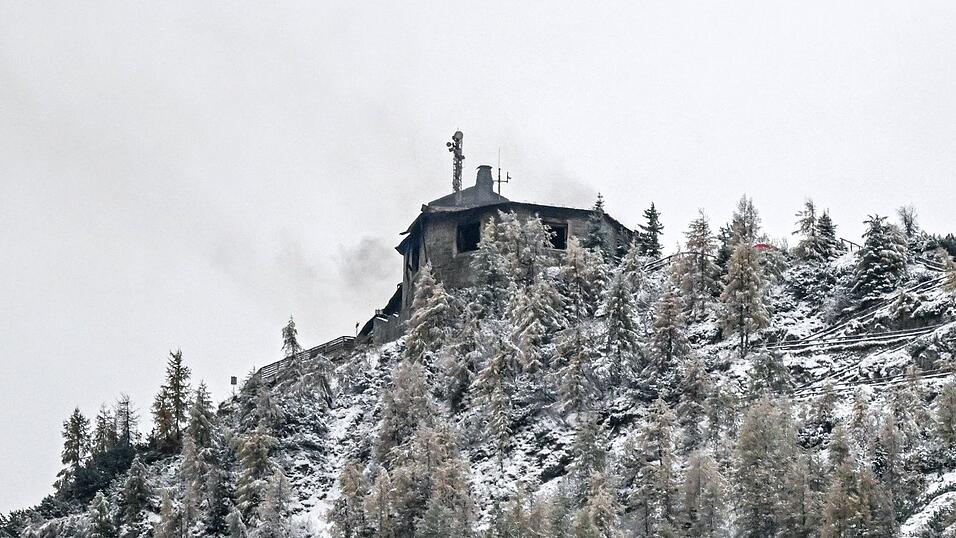 Am Samstagmorgen brannte es noch im Kehlsteinhaus. Am Samstagmorgen brannte es noch im Kehlsteinhaus.