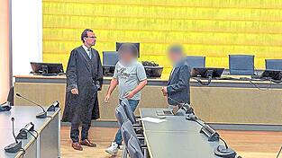 Auch weinen und ein Anfall von Atemnot änderten nichts daran, dass ein 49-Jähriger zu lebenslanger Haft verurteilt wurde. Auch weinen und ein Anfall von Atemnot änderten nichts daran, dass ein 49-Jähriger zu lebenslanger Haft verurteilt wurde.