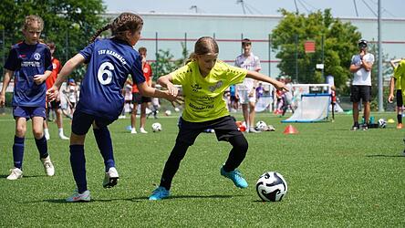 Haarbachs M&auml;dchen im Duell mit der SG Hurlach/Obermeitingen.