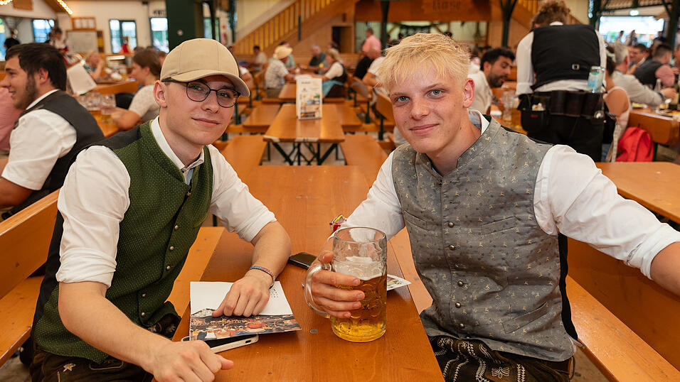 Die Partybilder vom Sonntag, 20. August 2023, aus dem Festzelt Nothaft. Die Partybilder vom Sonntag, 20. August 2023, aus dem Festzelt Nothaft.