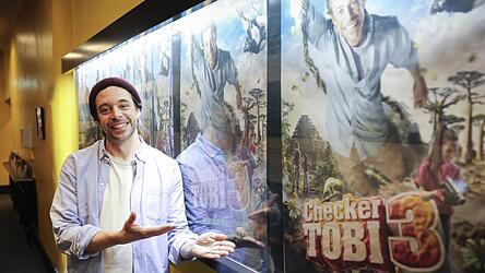 Tobias Krell alias Checker Tobi bewirbt derzeit seinen neuen Kinofilm.