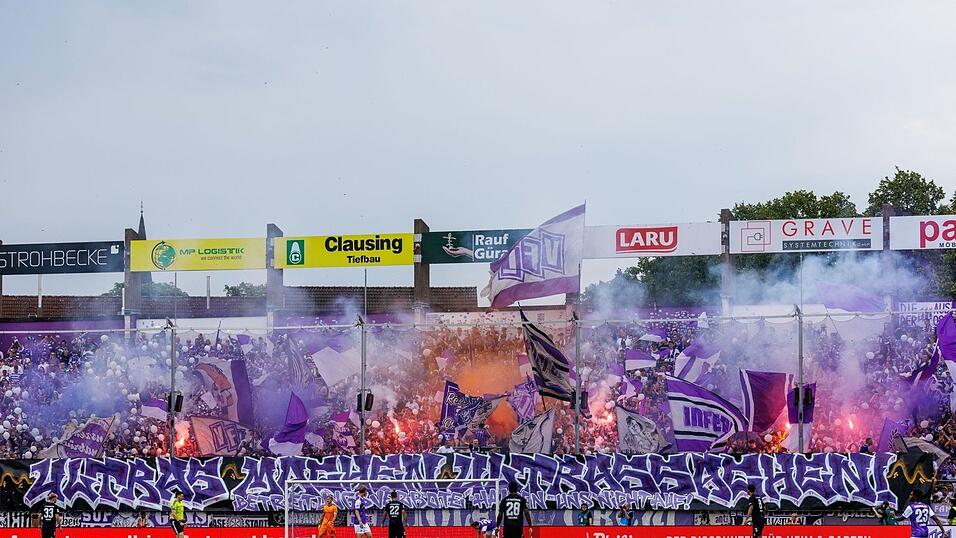 Die Fans des VfL Osnabrück sind heiß auf den Pokal-Kracher gegen Bayern München. (Archivbild) Die Fans des VfL Osnabrück sind heiß auf den Pokal-Kracher gegen Bayern München. (Archivbild)