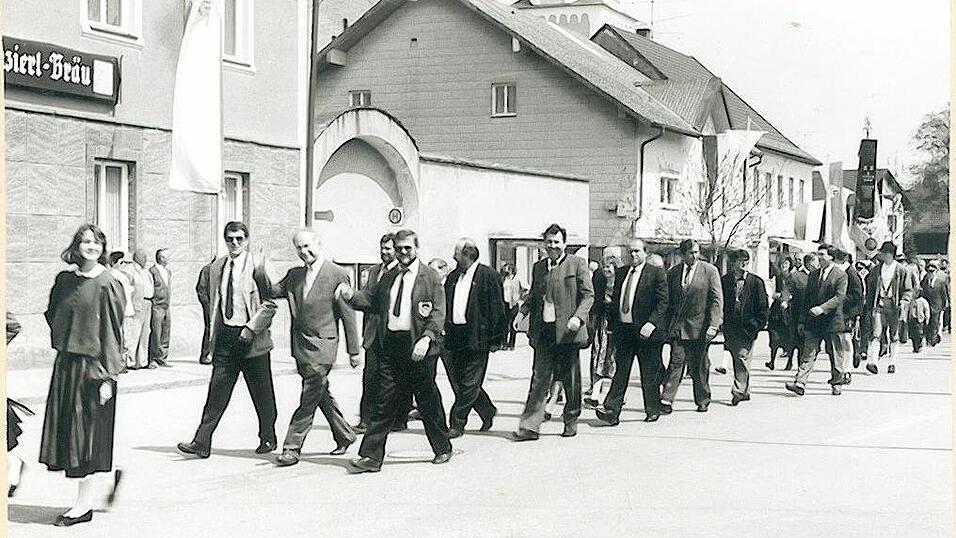 Vor 50 Jahren fand das erste Großköllnbacher Volksfest statt. Vor 50 Jahren fand das erste Großköllnbacher Volksfest statt.