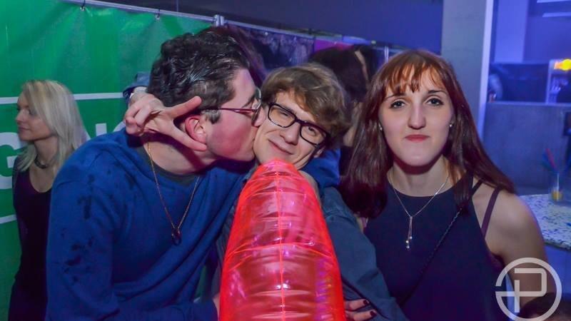 Gleich bei der Eröffnung platzte die neue Diskothek Peggy P. aus allen Nähten. Gleich bei der Eröffnung platzte die neue Diskothek Peggy P. aus allen Nähten.