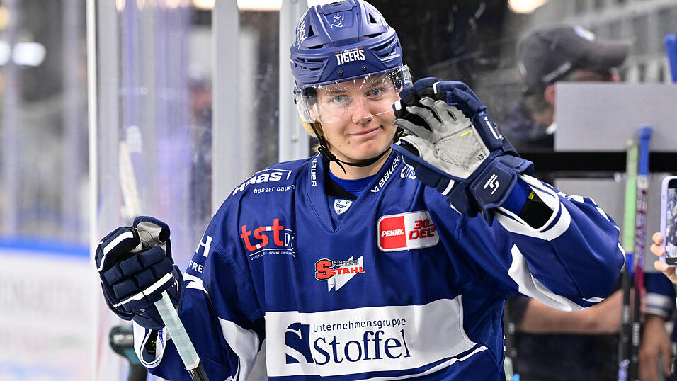 Einstimmung auf die neue Eishockey-Saison: Die Straubing Tigers beim Training.