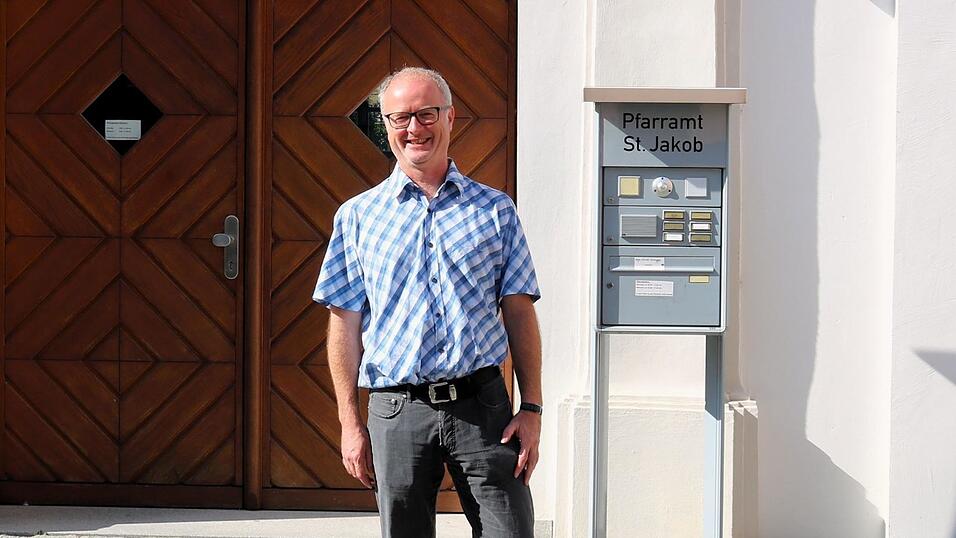Der Neue in der Pfarrei: Pater Jens Bartsch wird am Sonntag als Pfarrer von Sankt Jakob und Sankt Laurentius eingeführt. Der Neue in der Pfarrei: Pater Jens Bartsch wird am Sonntag als Pfarrer von Sankt Jakob und Sankt Laurentius eingeführt.