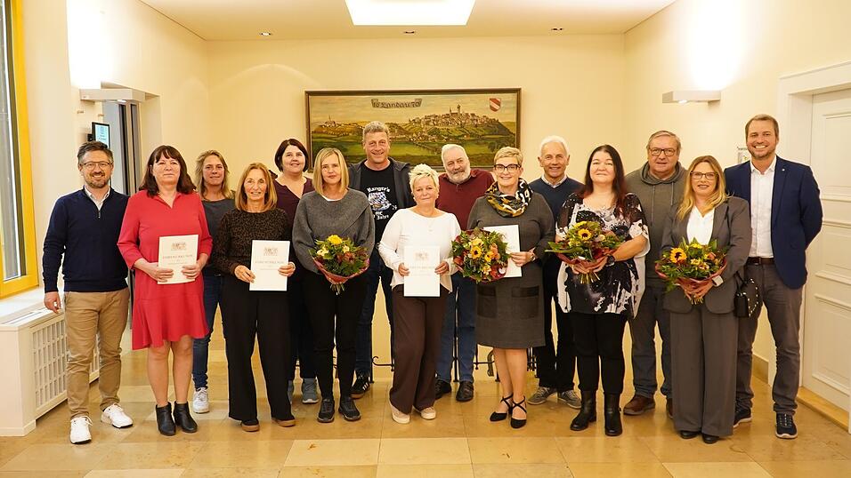Neun Mitarbeiter wurden für 40 beziehungsweise 25 Jahre im Dienst geehrt.