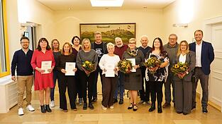 Neun Mitarbeiter wurden für 40 beziehungsweise 25 Jahre im Dienst geehrt.