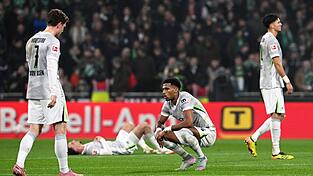 Von späten Gegentoren geschockt: Wolfsburg verliert auch in Bremen. Von späten Gegentoren geschockt: Wolfsburg verliert auch in Bremen.