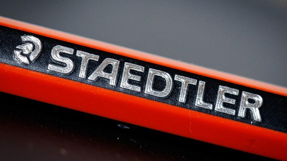 Die Arbeitsplätze sollen an den Nürnberger Standort verlagert werden. Die Arbeitsplätze sollen an den Nürnberger Standort verlagert werden.