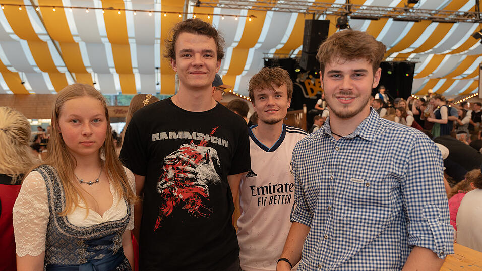 Die Partybilder vom Freitag, 11. August 2023, aus dem Festzelt Nothaft. Die Partybilder vom Freitag, 11. August 2023, aus dem Festzelt Nothaft.