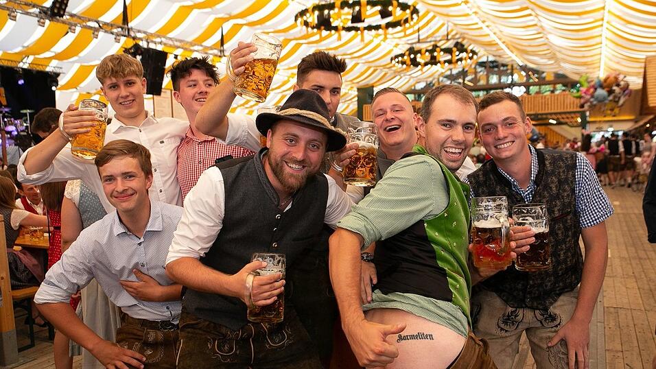 Die Partybilder vom Freitag, 12. August 2022, aus dem Festzelt Nothaft.