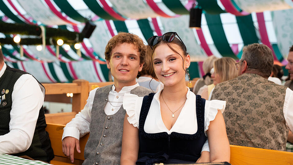 Die Partybilder vom Donnerstag, 13. August, aus dem Festzelt Weckmann. Die Partybilder vom Donnerstag, 13. August, aus dem Festzelt Weckmann.