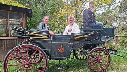 Die drei Abteilungsleiter der Schwarzen Panduren Michael Gruber, Jonas Dietl und Stefan Danzer im Landauer