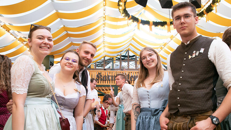 Die Partybilder vom Freitag, 15. August, aus dem Festzelt Nothaft. Die Partybilder vom Freitag, 15. August, aus dem Festzelt Nothaft.