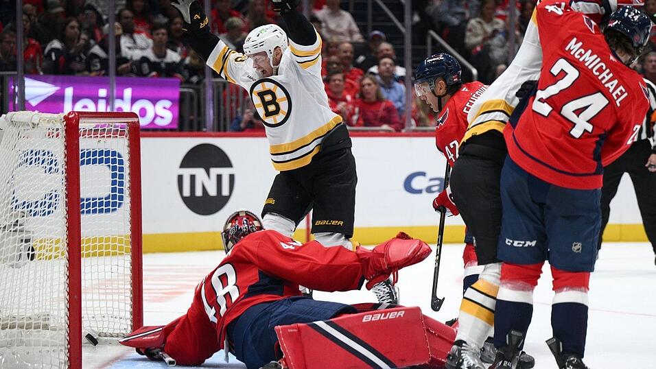 Der erste Treffer in der Amtszeit von Marco Sturm sorgte für Jubel bei den Bruins.