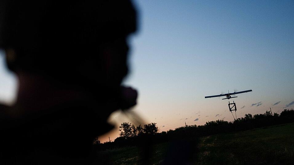 Die Ukraine greift mit ihren Drohnen zunehmend russische Ziele an. (Archivbild) Die Ukraine greift mit ihren Drohnen zunehmend russische Ziele an. (Archivbild)