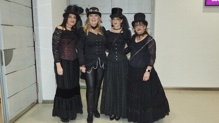 Die Narren waren bester Stimmung und hatten sich allesamt kreative Kostüme ausgesucht. Die Narren waren bester Stimmung und hatten sich allesamt kreative Kostüme ausgesucht.