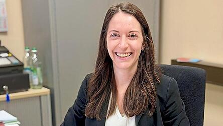 Viola Hoppinger h&auml;lt bei der anstehenden Wahl in Furth im Wald die F&auml;den in der Hand.