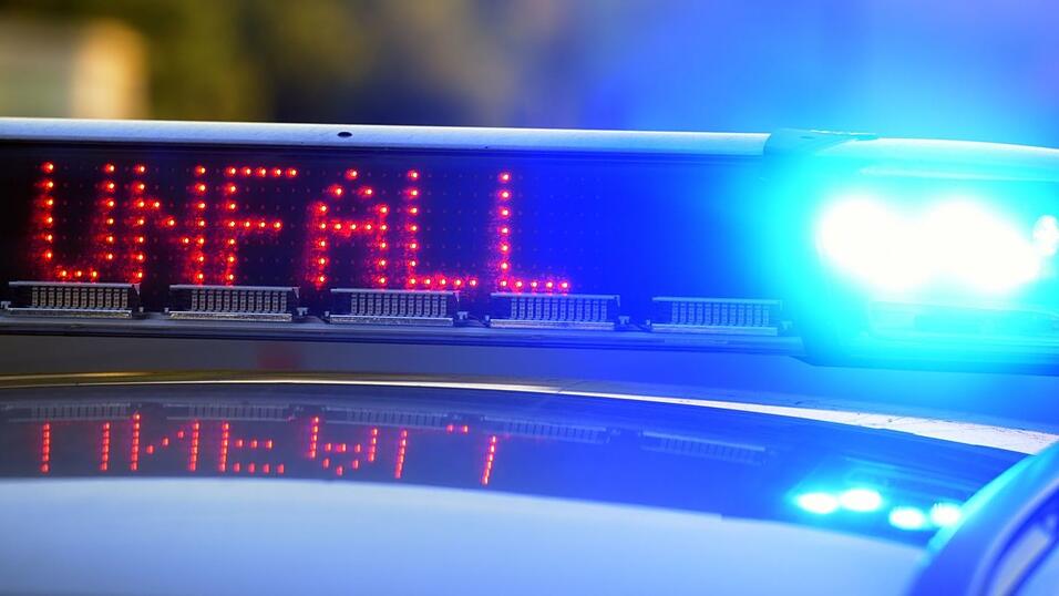 Bei diesem Unfall alarmierte das Auto selbst den Notruf. (Symbolbild)