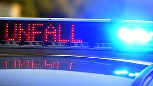 Bei diesem Unfall alarmierte das Auto selbst den Notruf. (Symbolbild) Bei diesem Unfall alarmierte das Auto selbst den Notruf. (Symbolbild)