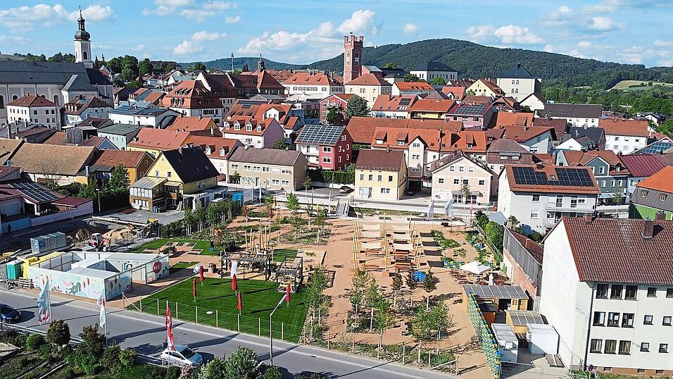 Die &bdquo;Bier-G&auml;rten&ldquo; waren w&auml;hrend der Landesgartenschau ein wichtiger Veranstaltungs- und Treffpunkt.