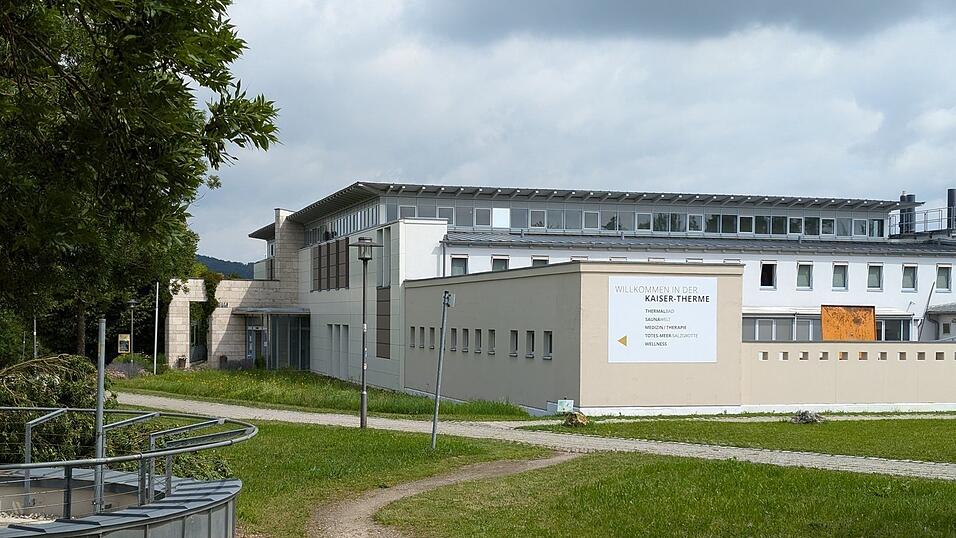 Die Zukunft der Kaiser-Therme in Bad Abbach treibt viele Bürger um. 