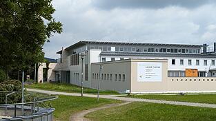 Die Zukunft der Kaiser-Therme in Bad Abbach treibt viele Bürger um. Die Zukunft der Kaiser-Therme in Bad Abbach treibt viele Bürger um.