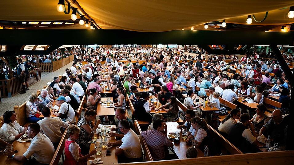 Die Partybilder vom Donnerstag, 13. August, aus dem Festzelt Nothaft.