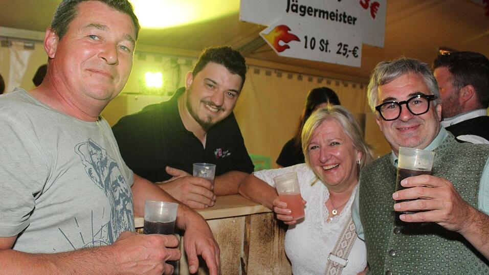 Zur Musik von Headless wurde ausgelassen gefeiert.