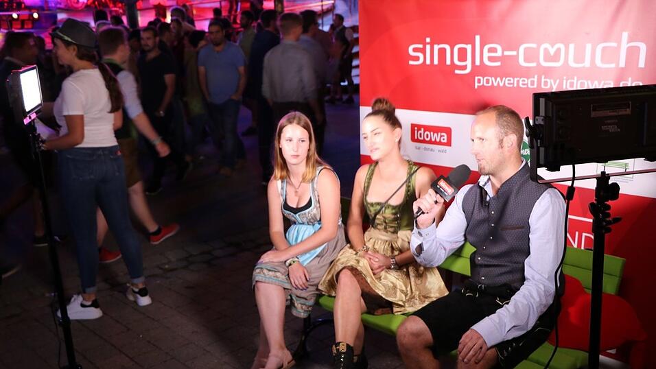 Die Eindrücke der Single-Couch in Bildern, aufgenommen am Freitag, 10. August. Die Eindrücke der Single-Couch in Bildern, aufgenommen am Freitag, 10. August.