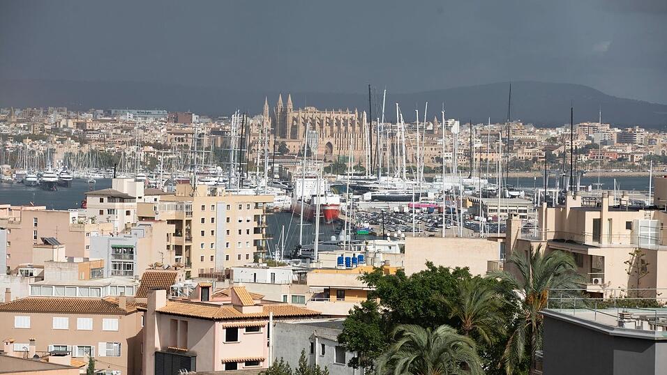 Die Prügelattacke ereignete sich in der Hauptstadt der Urlaubsinsel. (Archivfoto) Die Prügelattacke ereignete sich in der Hauptstadt der Urlaubsinsel. (Archivfoto)